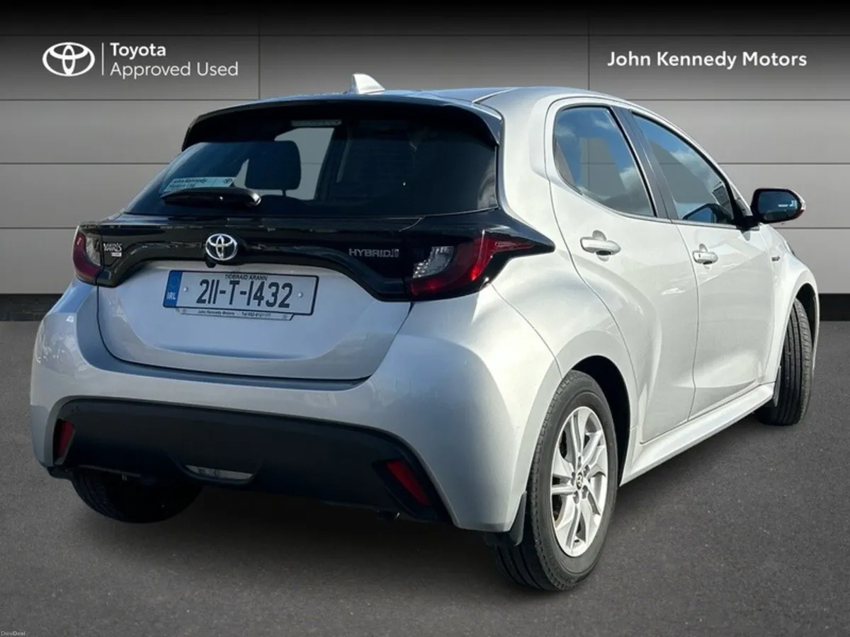 Toyota Yaris HYBRID LUNA 4DR AUTO - Image 2