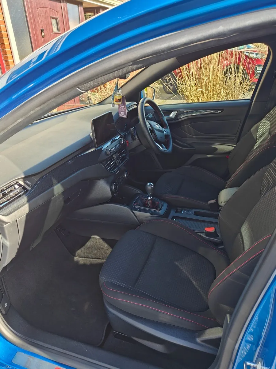 Ford Focus 2022 ST Line - Image 3