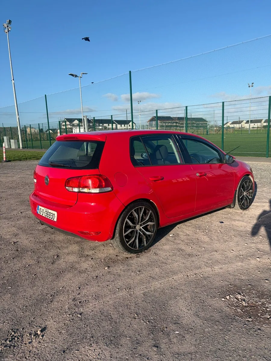 2010 Volkswagen Golf - Image 4