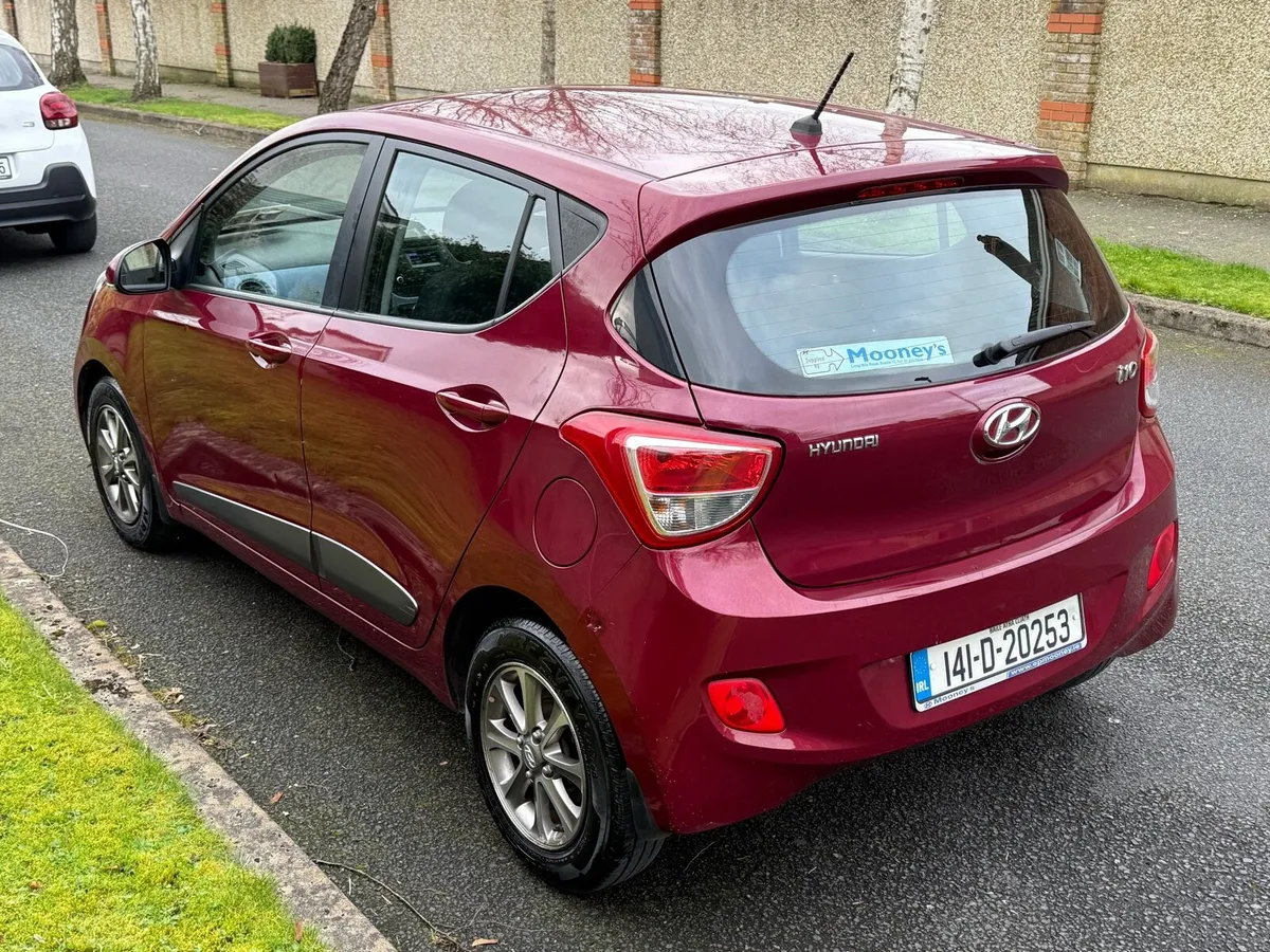 141 Hyundai i10 Deluxe Only 121kms NEW NCT 02/27 - Image 4