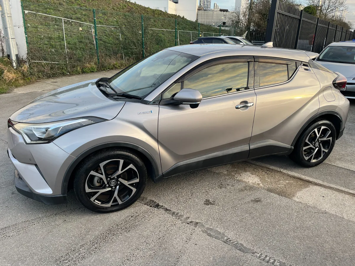 TOYOTA C0HR 2018, 1.8 HYBRID AUTO LOW KM HIGH SPEC - Image 4