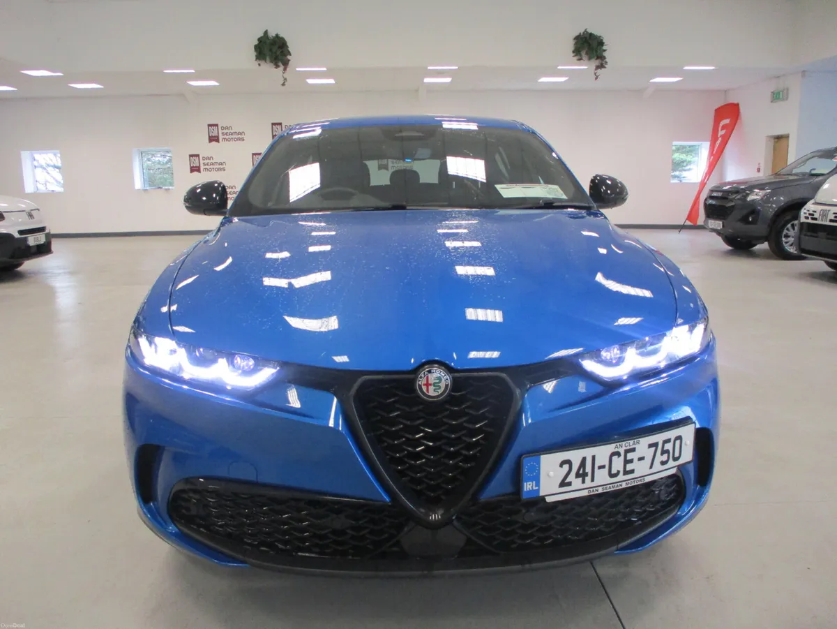 Alfa Romeo Tonale VELOCE 280 hp PHEV 2024 - Image 3