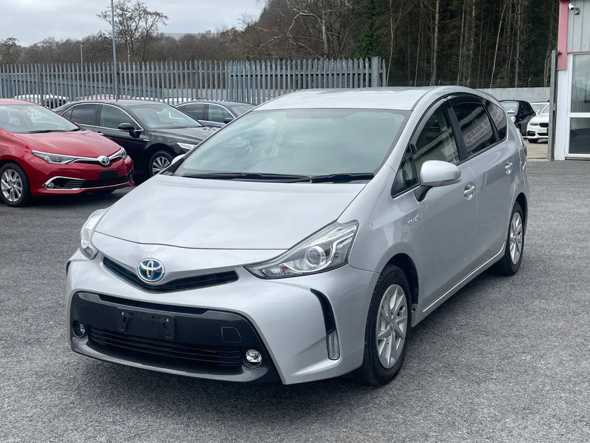 Toyota Prius Alpha 2015-1 - Image 3
