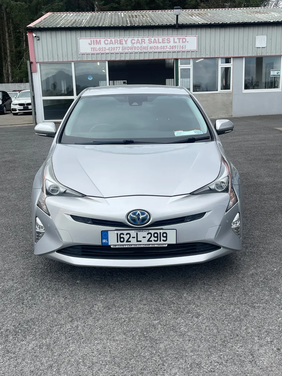 Toyota Prius 2016 - Image 2