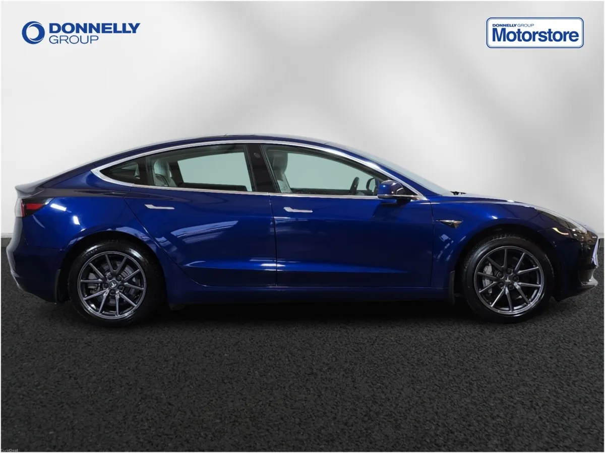 Tesla Model 3 Saloon Standard Plus - Image 3