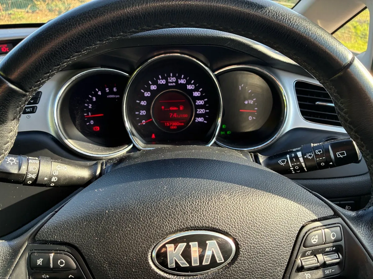 Kia ceed 2013  1.6 diesel test & tax low km157000 - Image 2