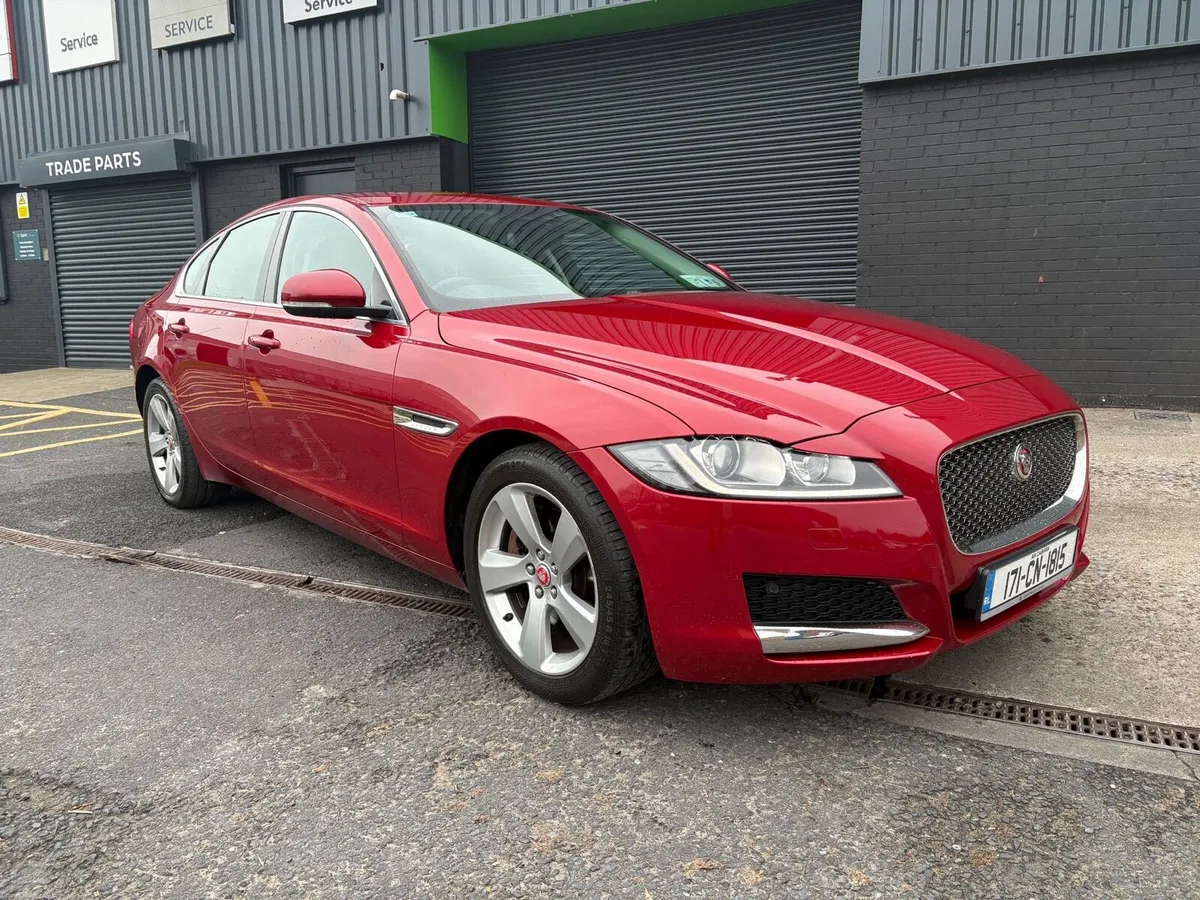 Jaguar XF - Image 2