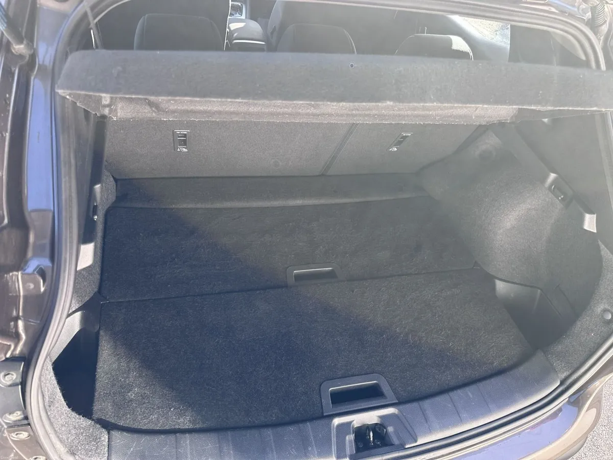 Nissan Qashqai Automatic 2015 - Image 4