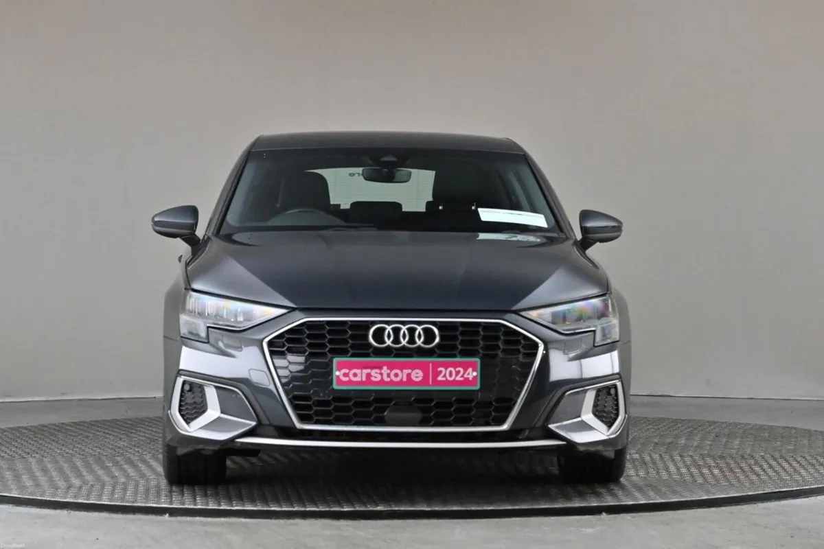 Audi A3 1.4 TFSI E SPORT **FULL LEATHER** - Image 2