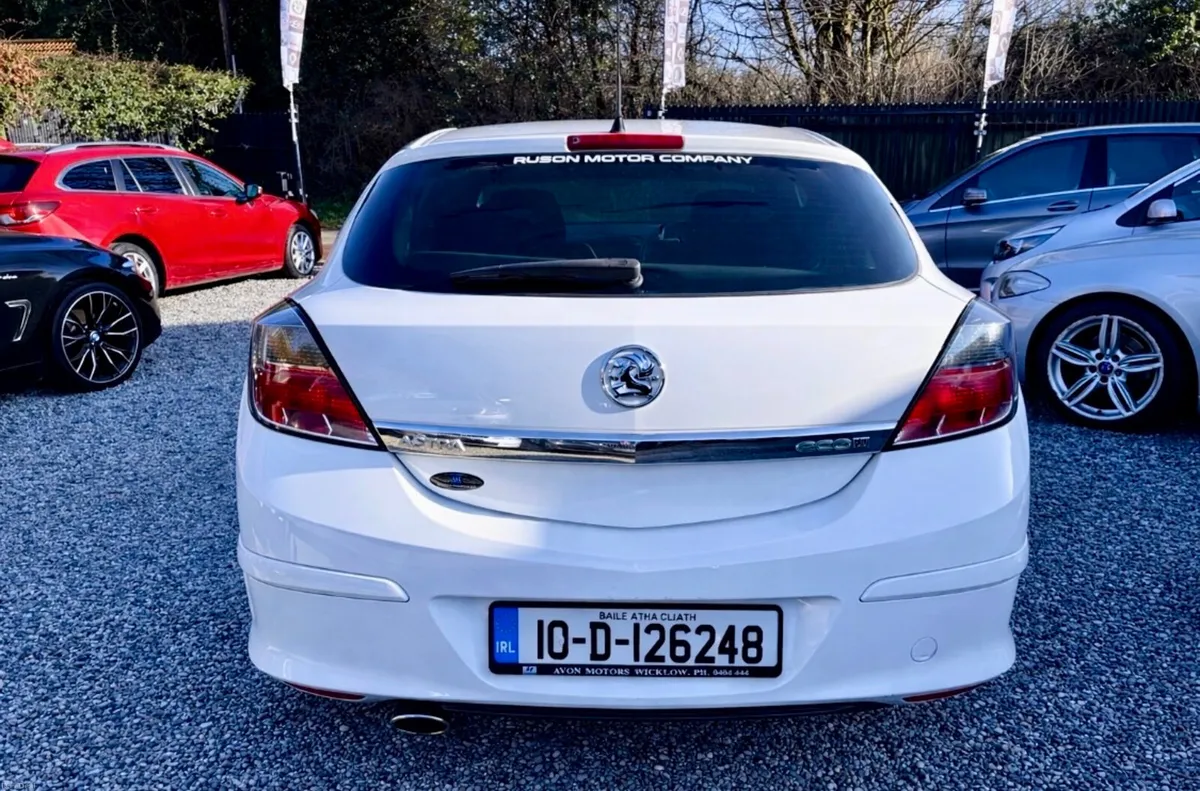 10 Opel Astra 1.7 CDTI – 3 Door – Spotless Example - Image 3