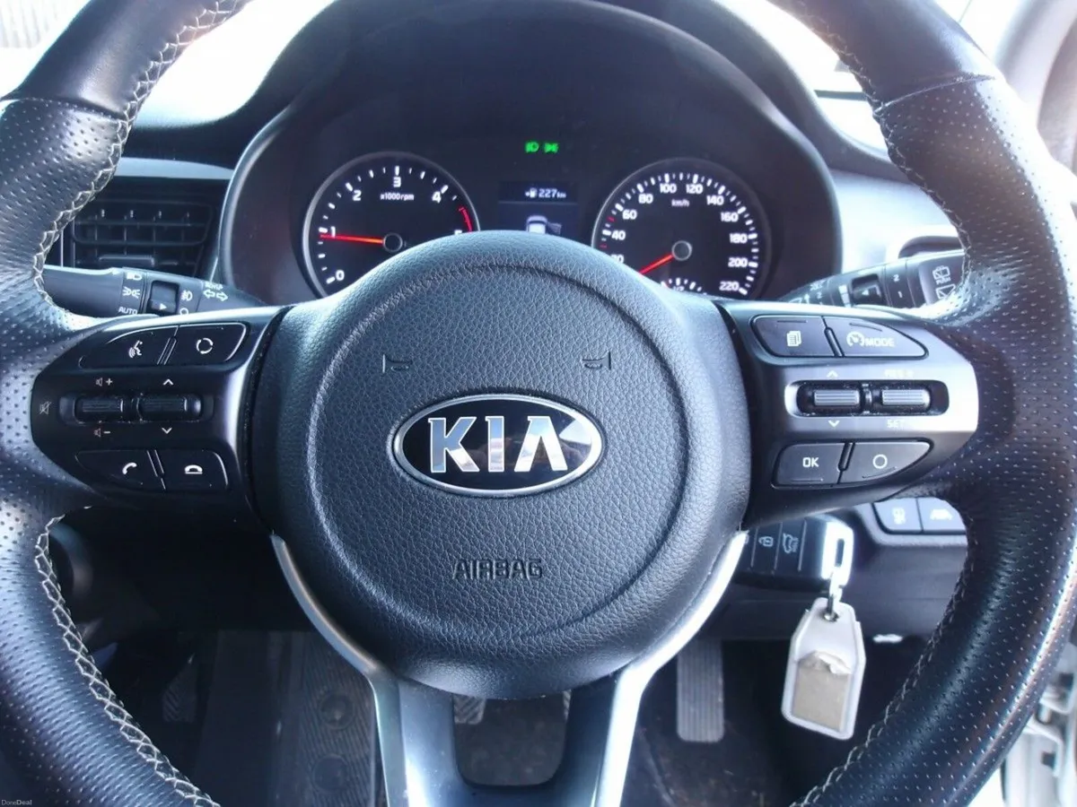 Kia Stonic K3 1.6 Diesel 6SPEED *NCT 10/27* - Image 4