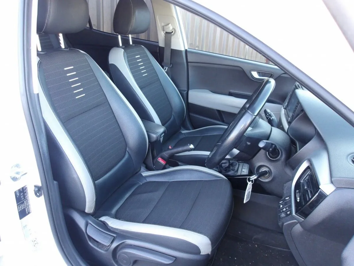 Kia Stonic K3 1.6 Diesel 6SPEED *NCT 10/27* - Image 3