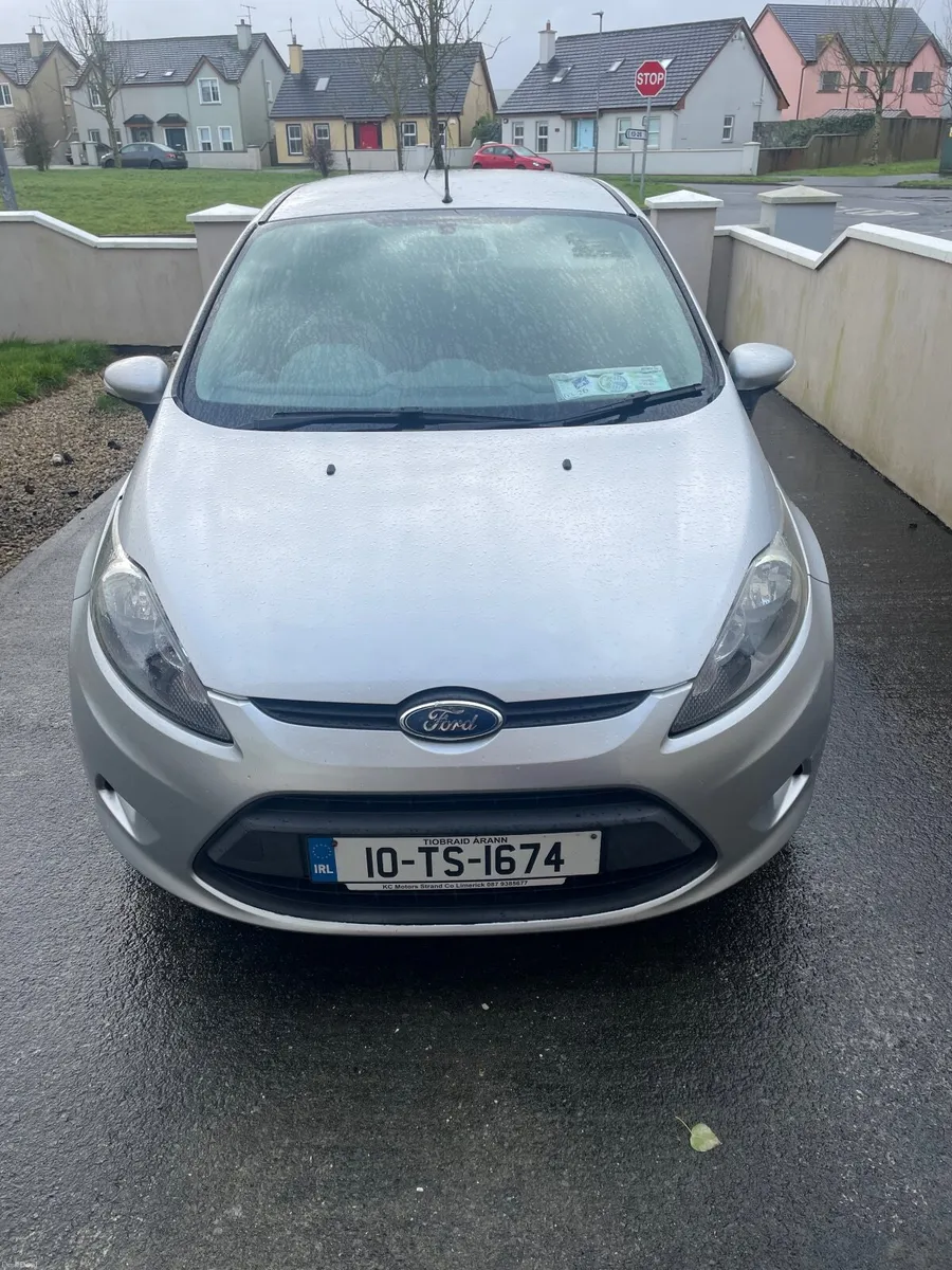 Ford Fiesta 2010 - Image 1