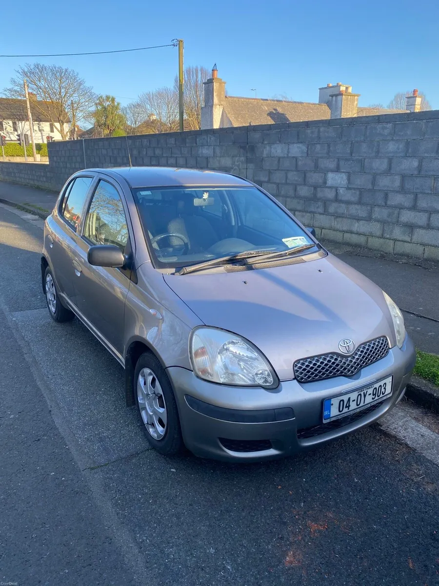 04 TOYOTA YARIS New Nct in perfect condition. - Image 1