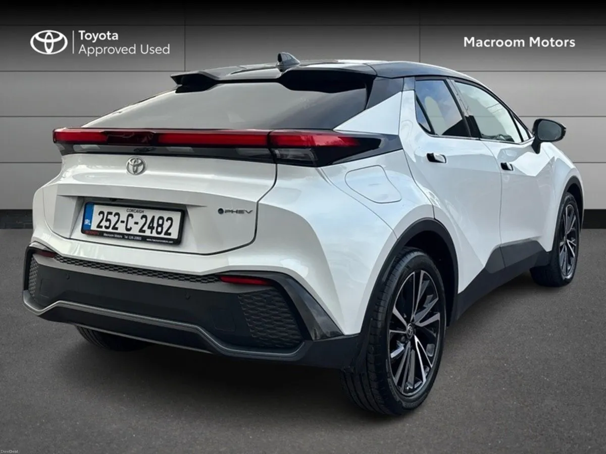 Toyota C-HR C-HR PHEV SOL - Image 2