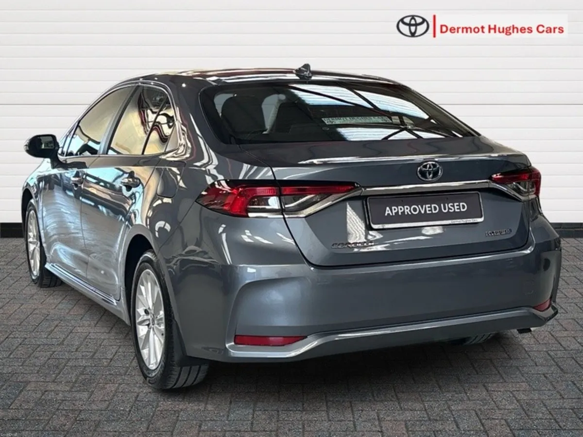 Toyota Corolla HYBRID LUNA AUTO - Image 2