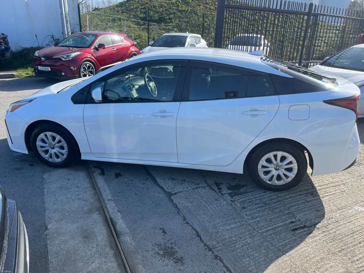 TOYOTA PRIUS 2020, 1.8 HYBRID AUTO LOW KM CAMERA - Image 3