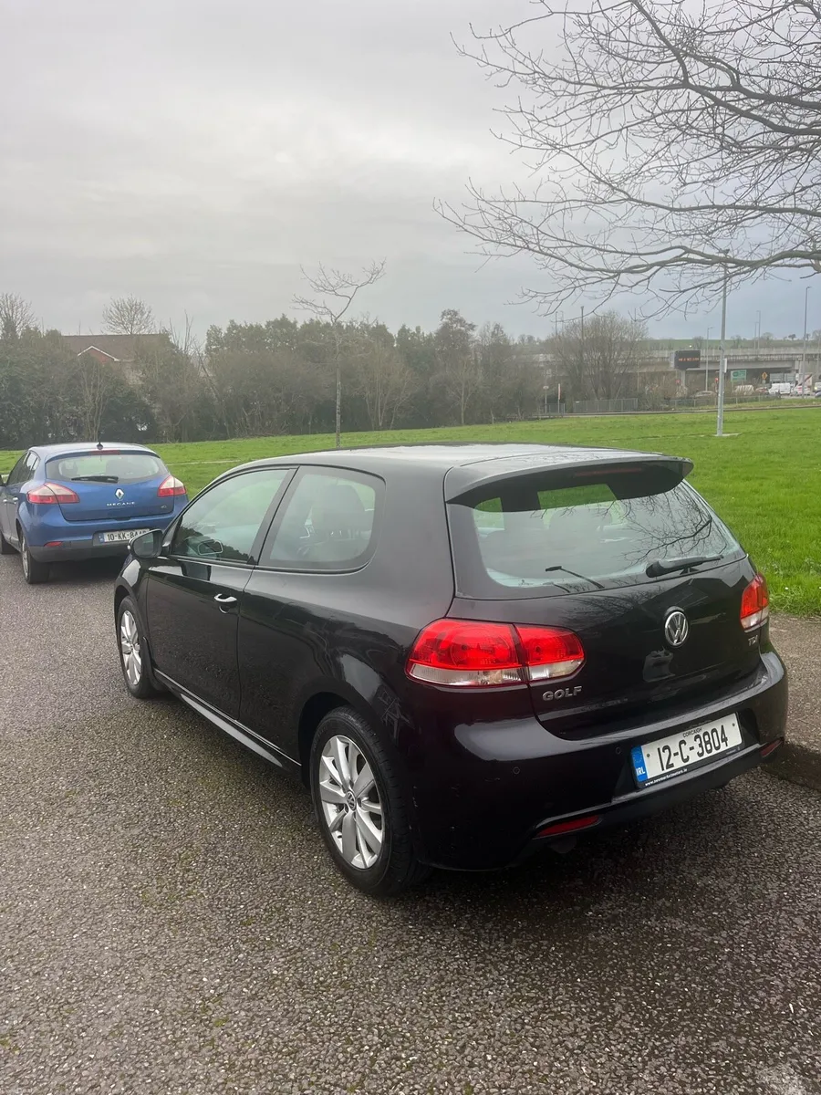 2012 Volkswagen Golf 1.6 TDI 2Dr - Leather - 118km - Image 4