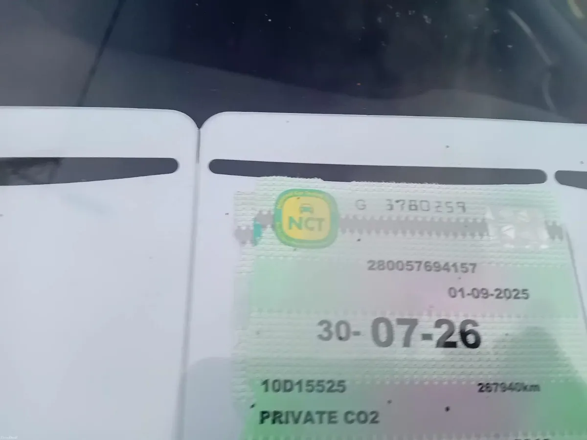 Volkswagen Golf 2010 - Image 4