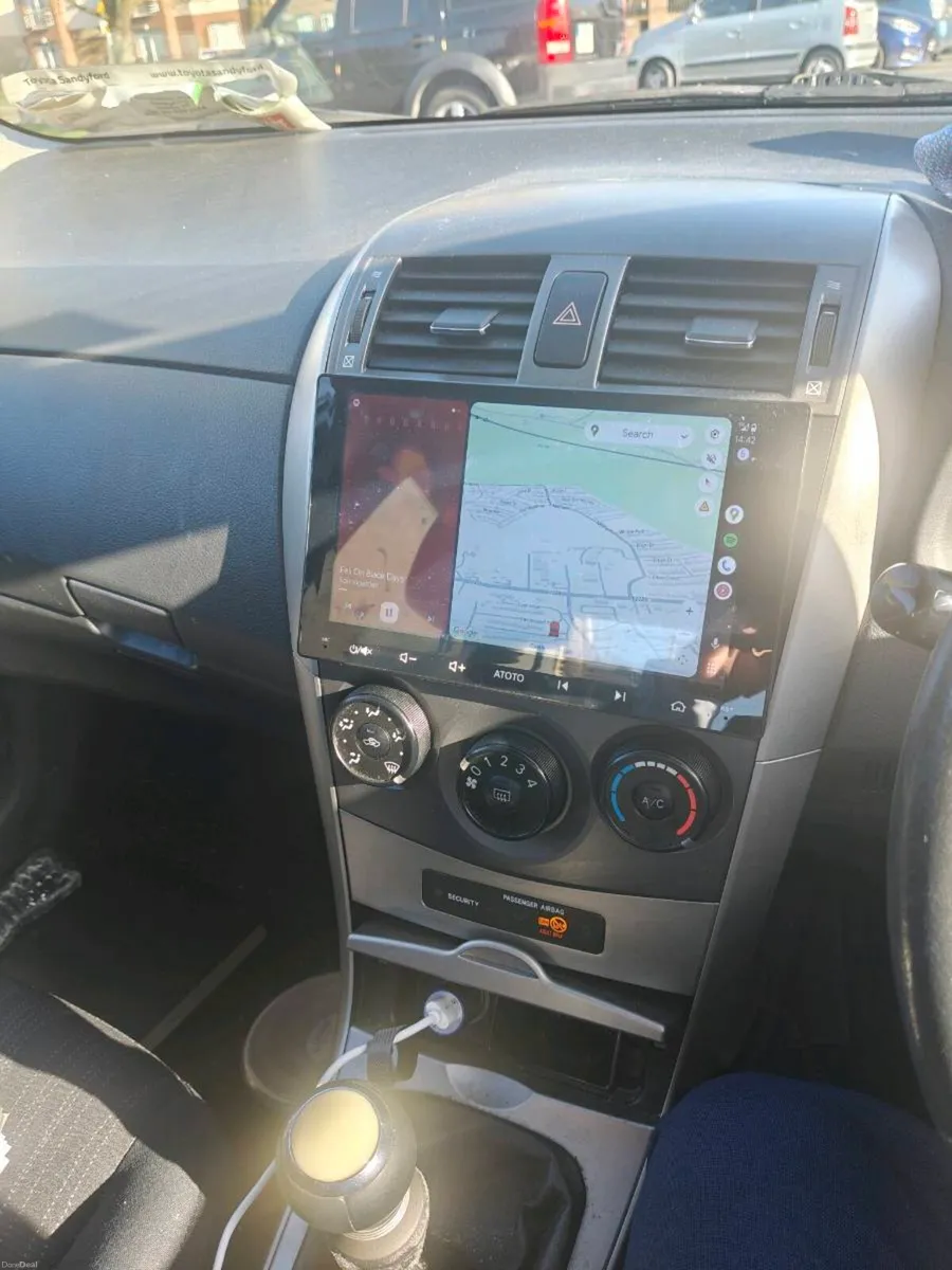 Toyota Corolla low mileage, Android Auto, r camera - Image 2