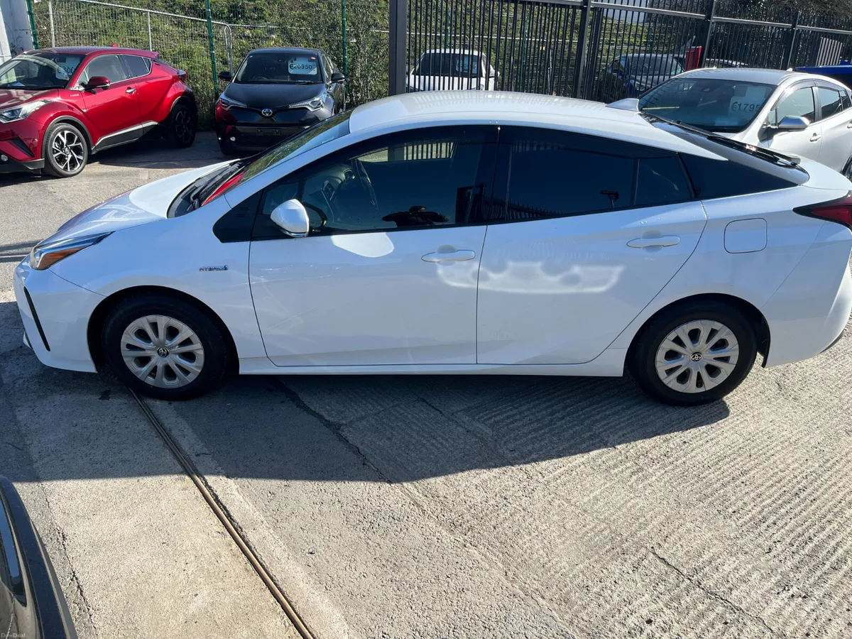 TOYOTA PRIUS 2020, 1.8 HYBRID AUTO LOW KMS CMAERA - Image 4