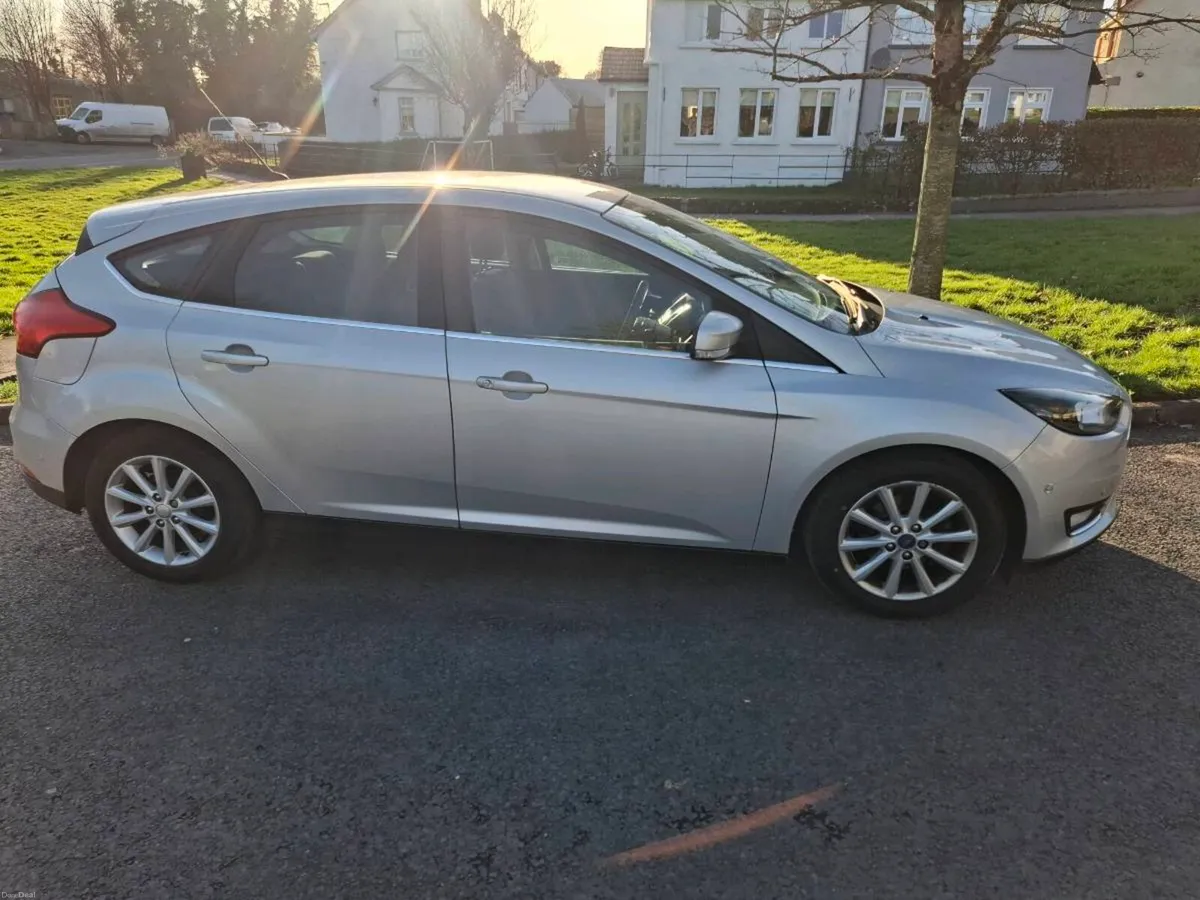 Ford Focus - Image 2