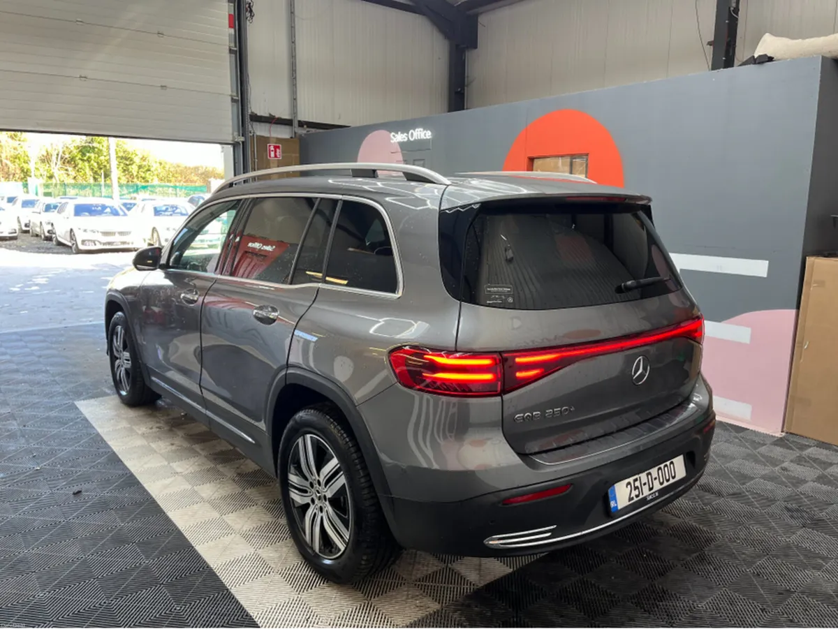 Mercedes-Benz EQB 2025 MERCEDES-BENZ EQB 250+ AUTO - Image 4