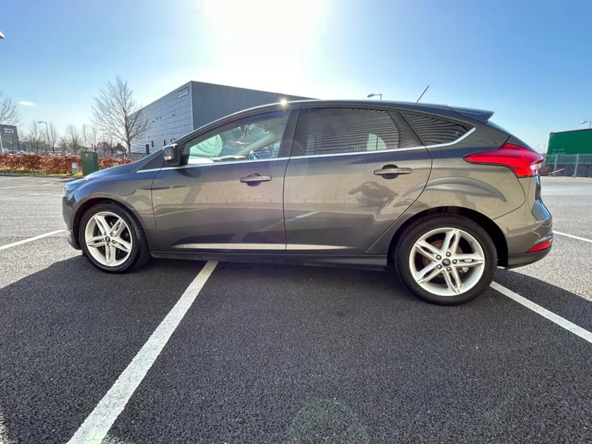 Ford Focus 1.0 ZETEC EDITION 5DR ** IMMACULATE HIG - Image 4