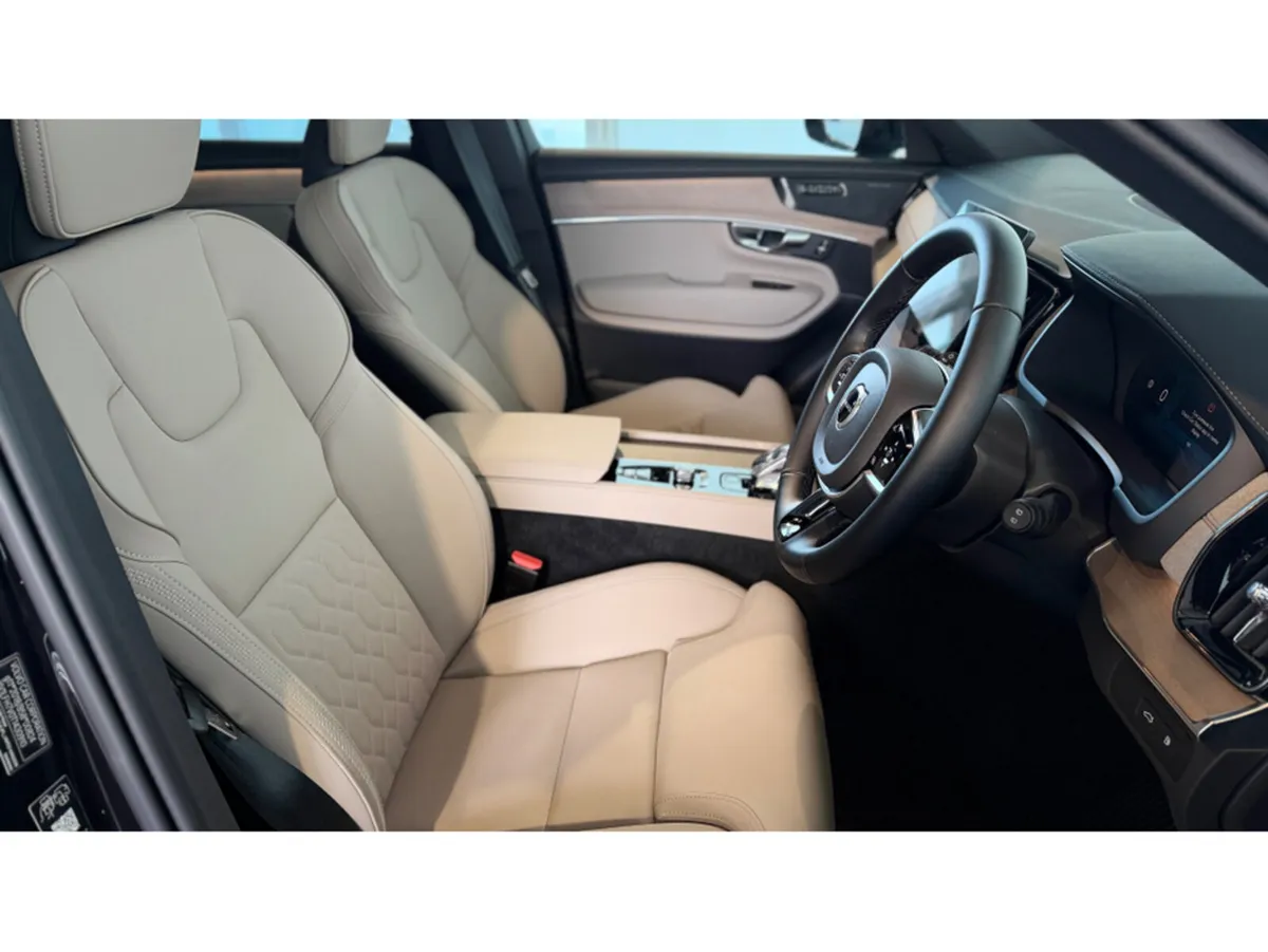 Volvo XC90 + T8 PLUS*BEIGE LEATHER *PAN ROOF* - Image 4