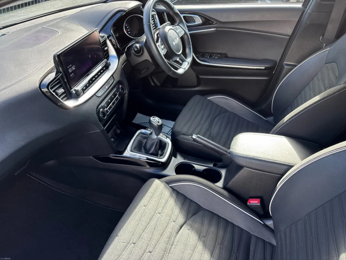 Kia Ceed 1.6 D MHEV GT-LINE 5DR - Image 3