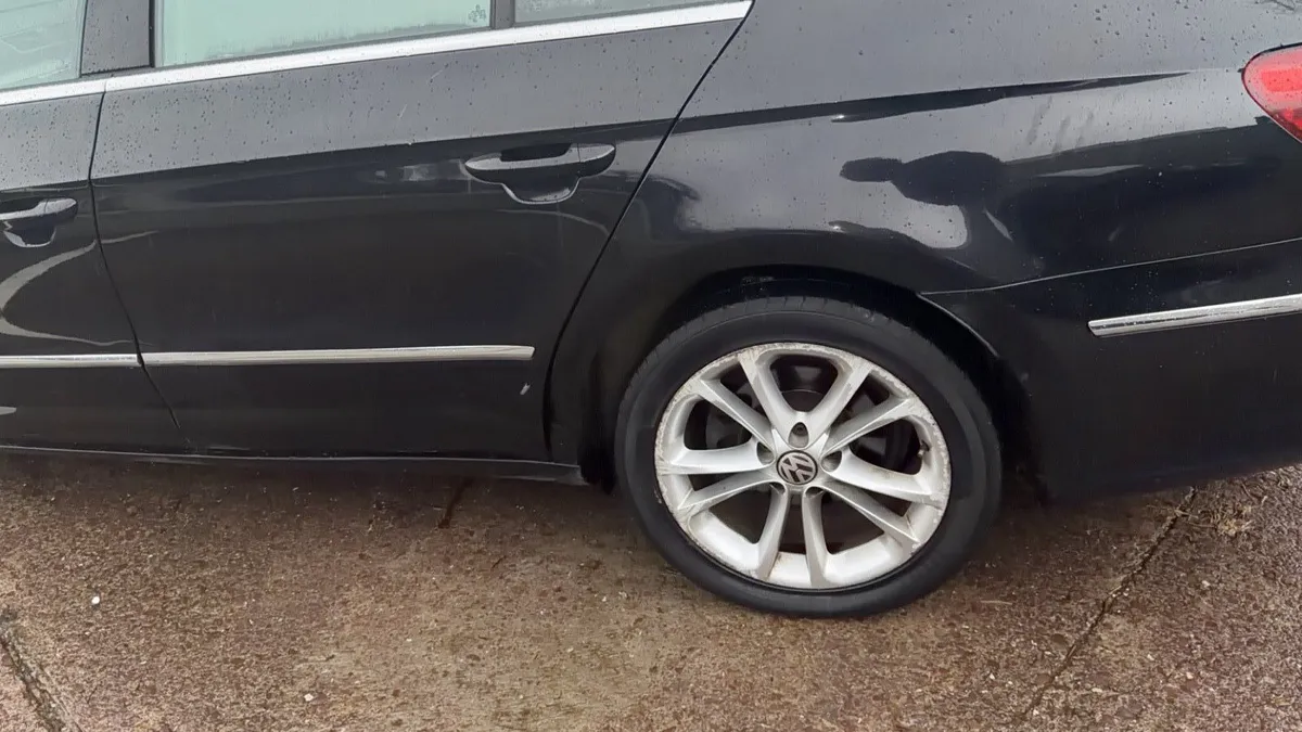 132 Volkswagen Passat 2 litre diesel - Image 3