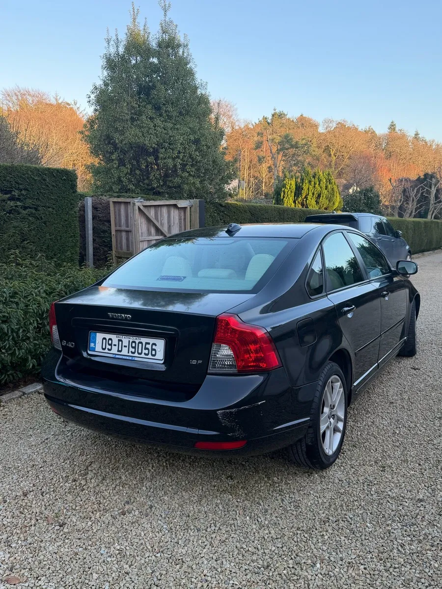 Volvo S40 - Image 1