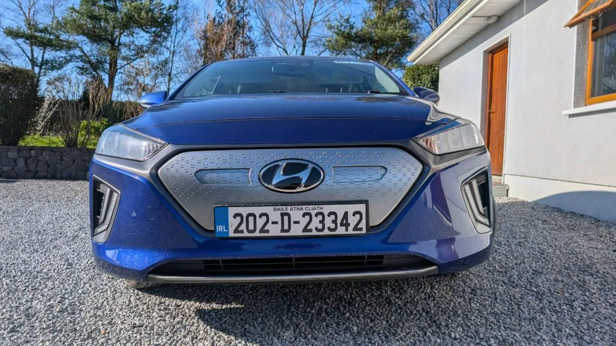 Hyundai Ioniq EV - Image 2