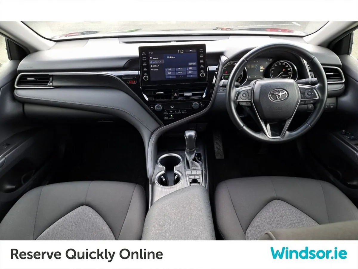 Toyota Camry HYBRID AUTO - Image 4