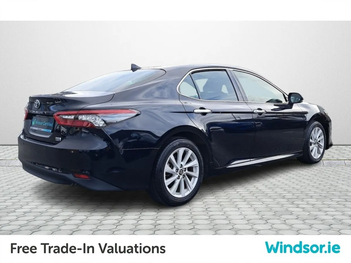 Toyota Camry HYBRID AUTO - Image 3