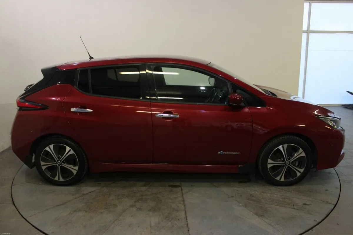 Nissan Leaf SVE + PRO PILOT PARK ELECTRIC - TENDER - Image 4