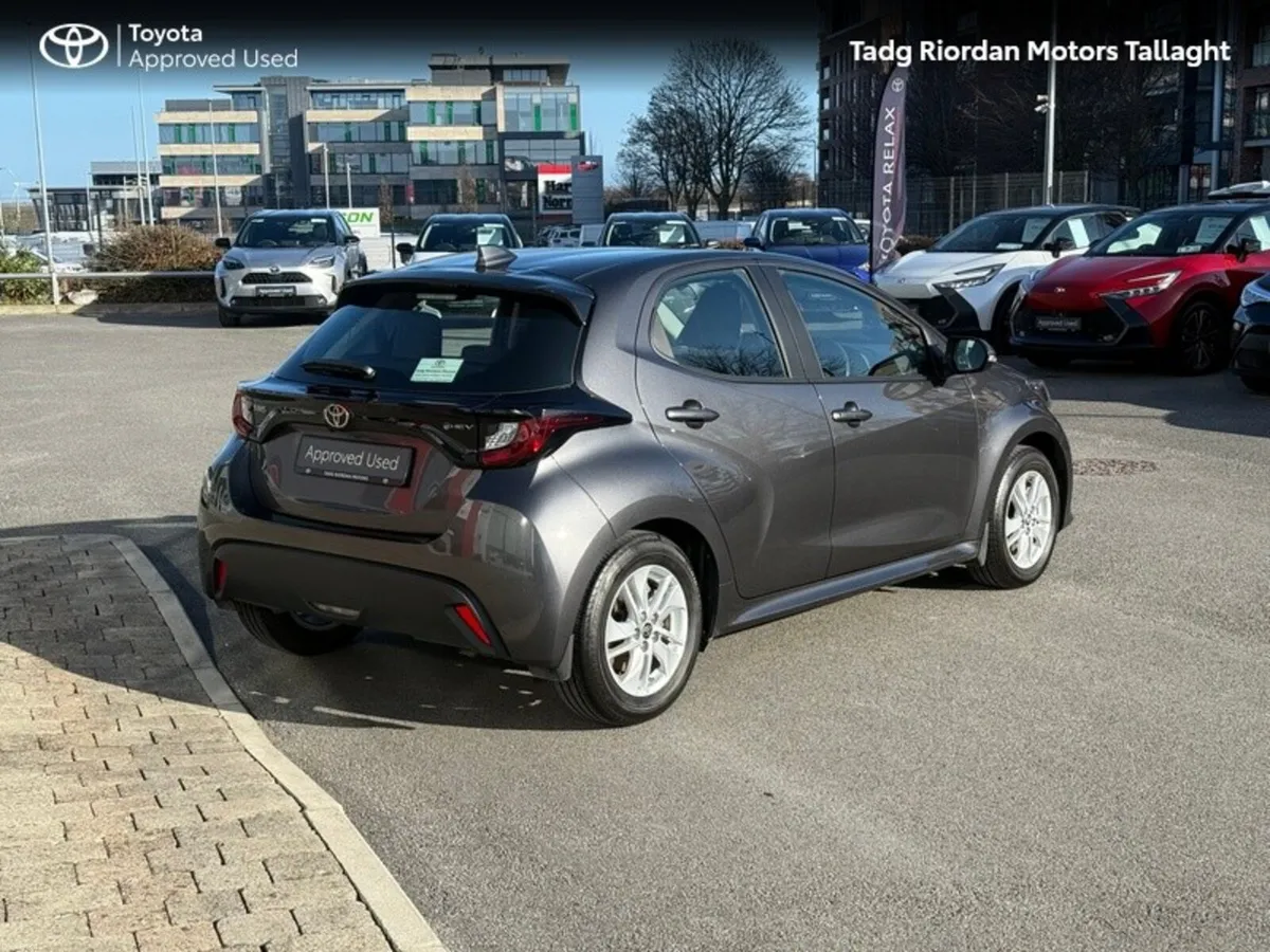 Toyota Yaris HYBRID LUNA 4DR AUTO - Image 2