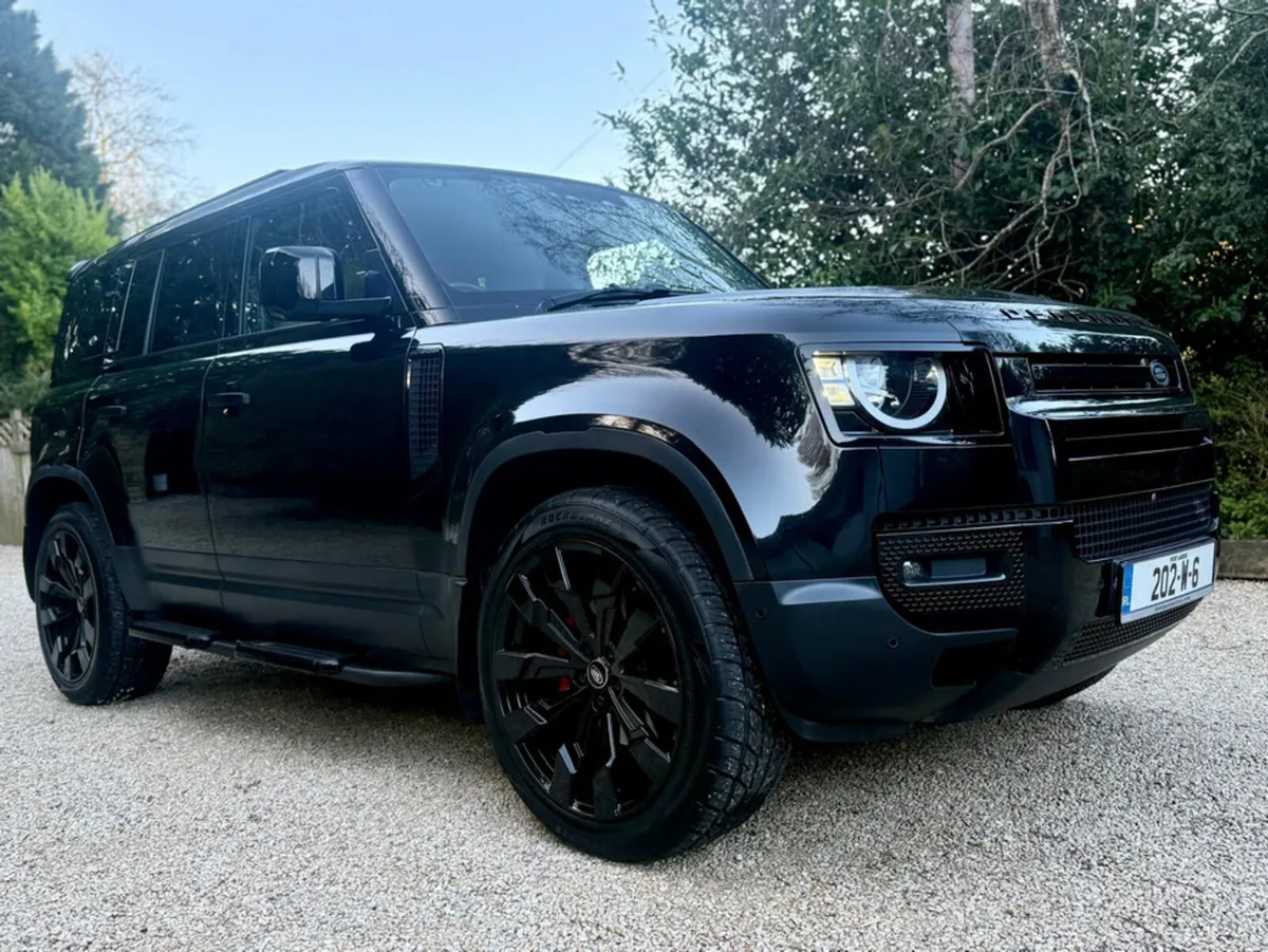 Land Rover Defender 110 7 SEAT SD4 240 S - Image 1