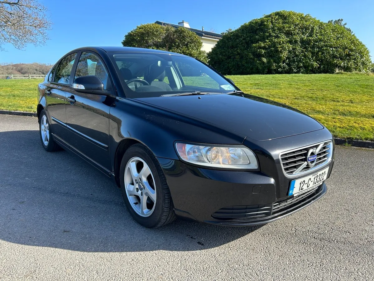 2012 Volvo S40.. New NCT and New Service - Image 3