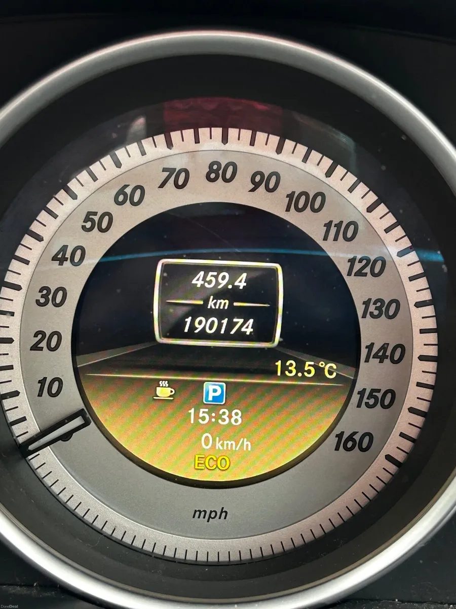 Mercedes-Benz C-Class 2012 AMG STYLING - Image 4