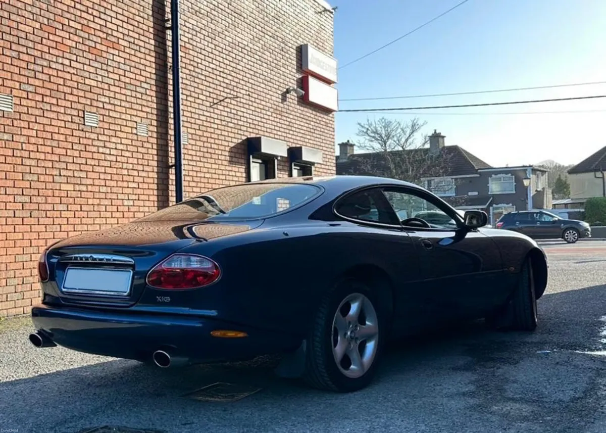 Jaguar XK8 *Low MLS* - Image 2