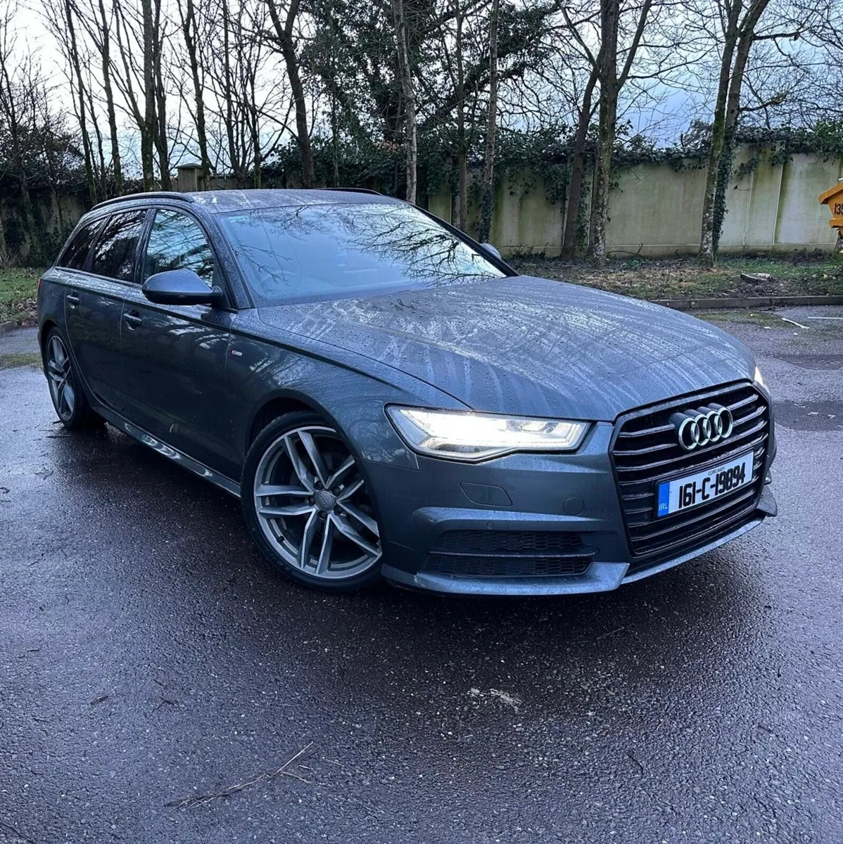 Audi A6 2016 S-Line Estate Black Edition - Image 2