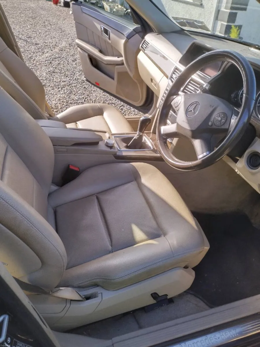 2011 Mercedes E200 - Image 4