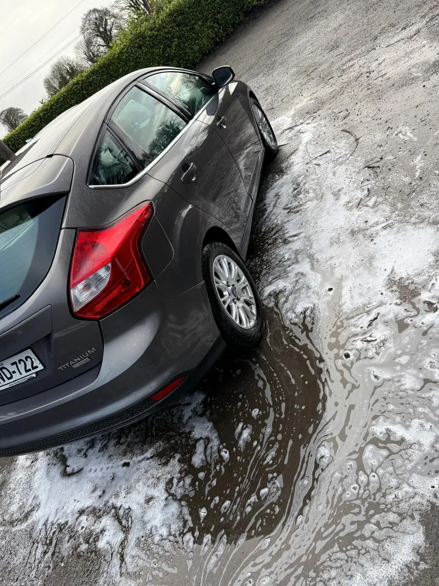 Ford Focus 2013 - Image 2