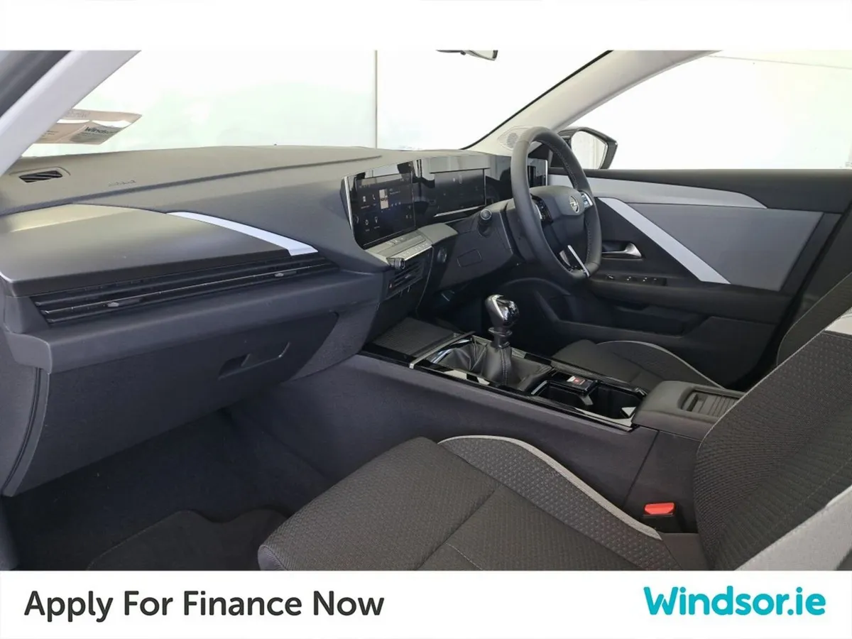 Opel Astra SC 1.2 Turbo 110PS Petrol 6 Speed - Image 4