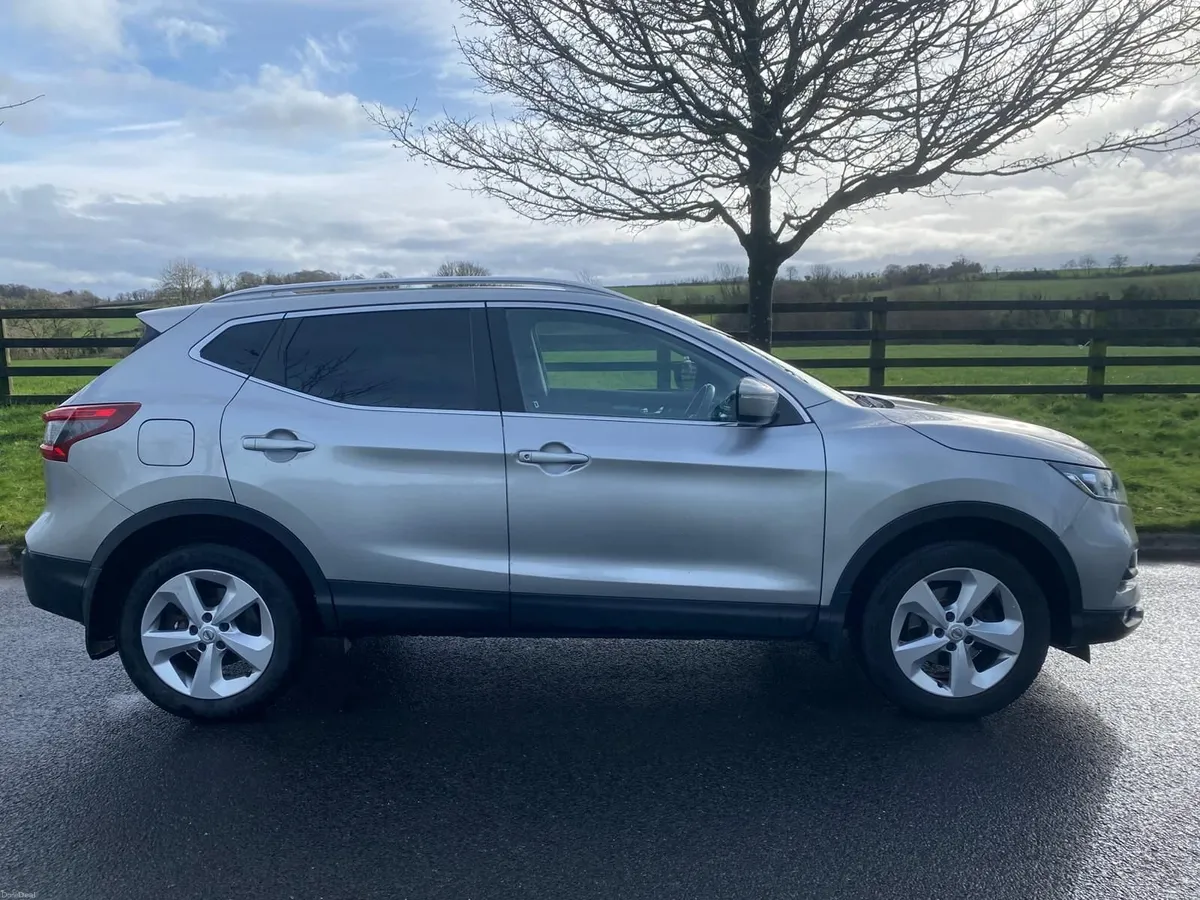 Nissan Qashqai 2018 1.2 P Auto with Sunroof - Image 3