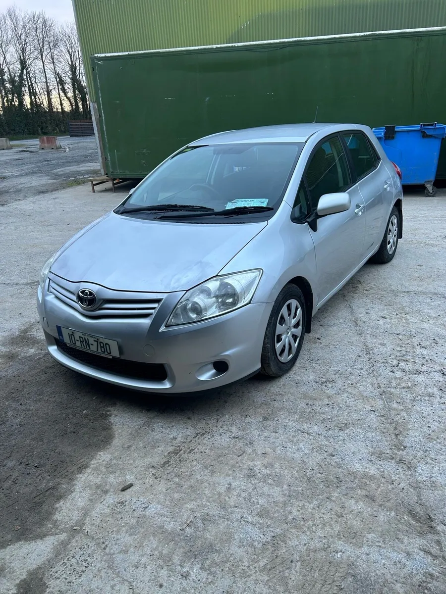 Toyota Auris Aura - Image 1