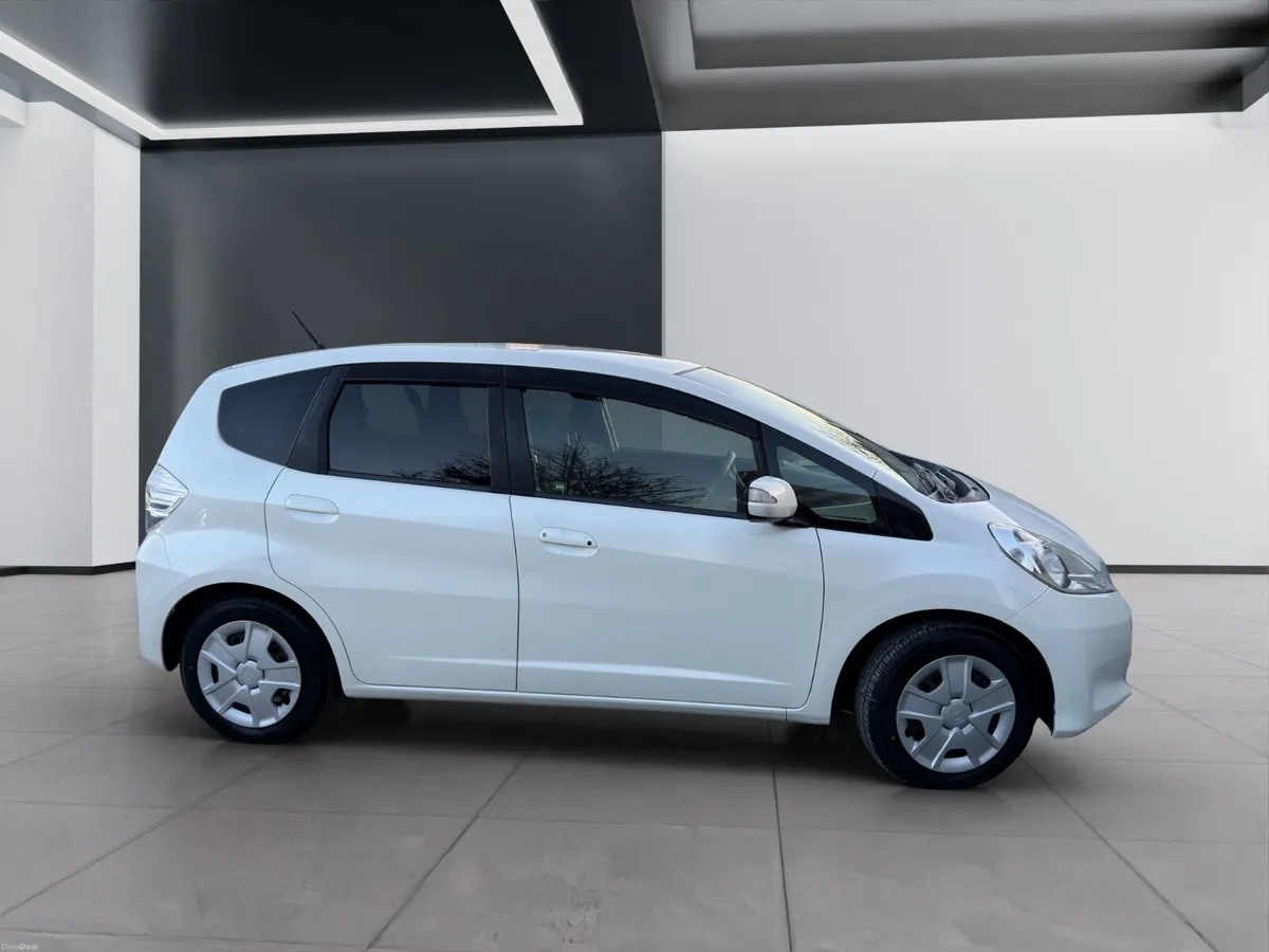 Honda Fit 2012 Low Mileage - Image 4