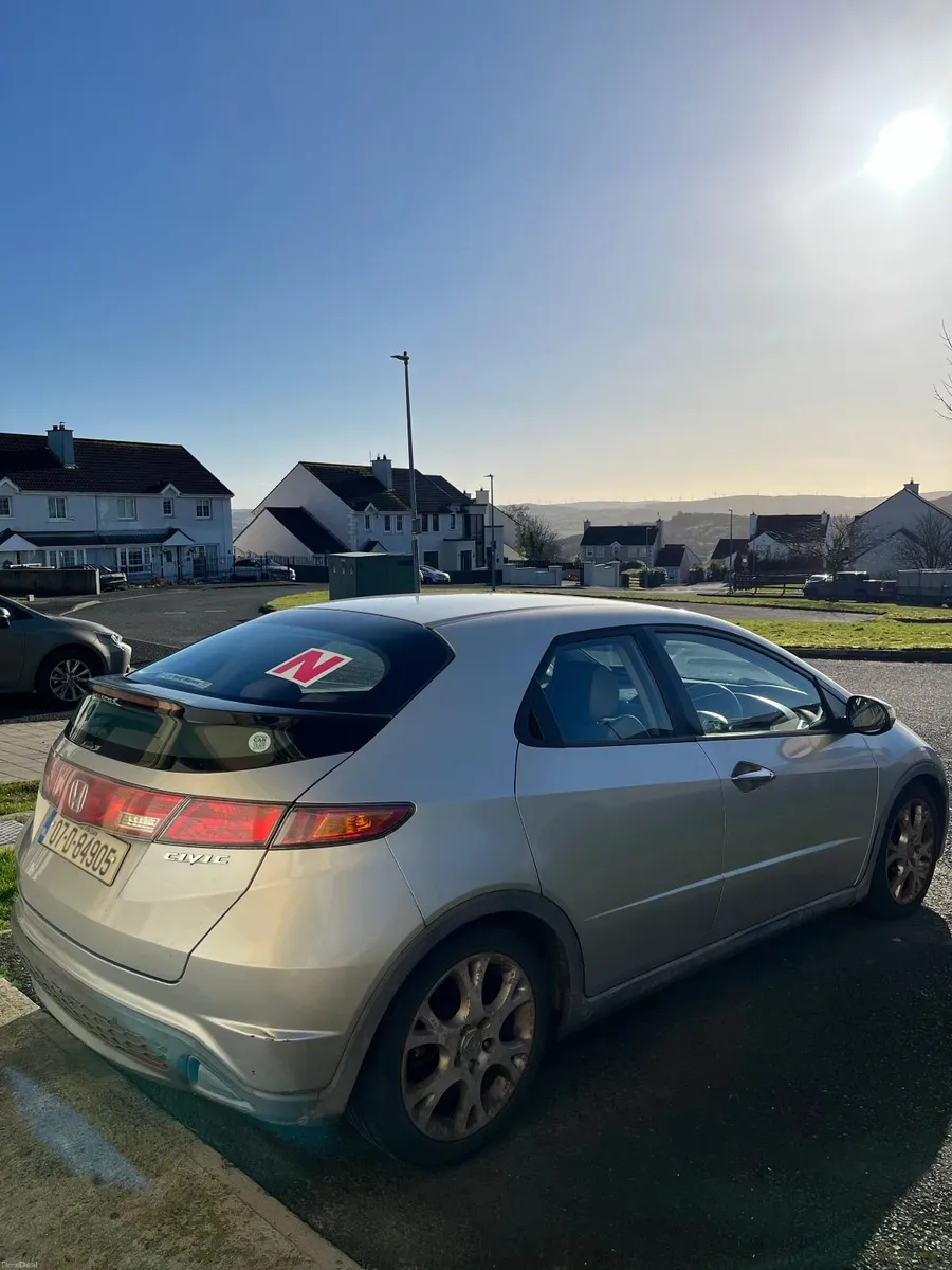 Honda Civic 2007 1.3 P NCT 24.02.2027 - Image 2