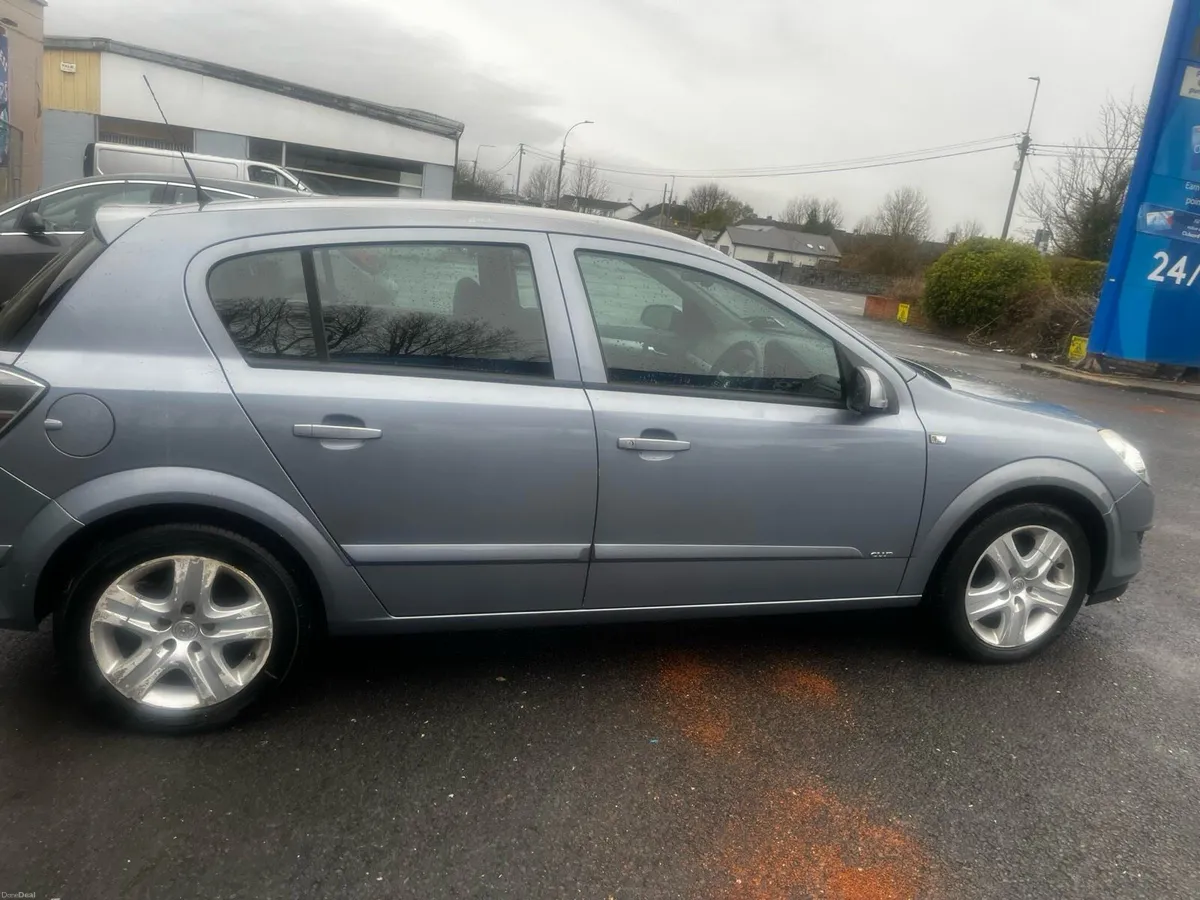 09 ASTRA H 1.8 petrol - Image 2